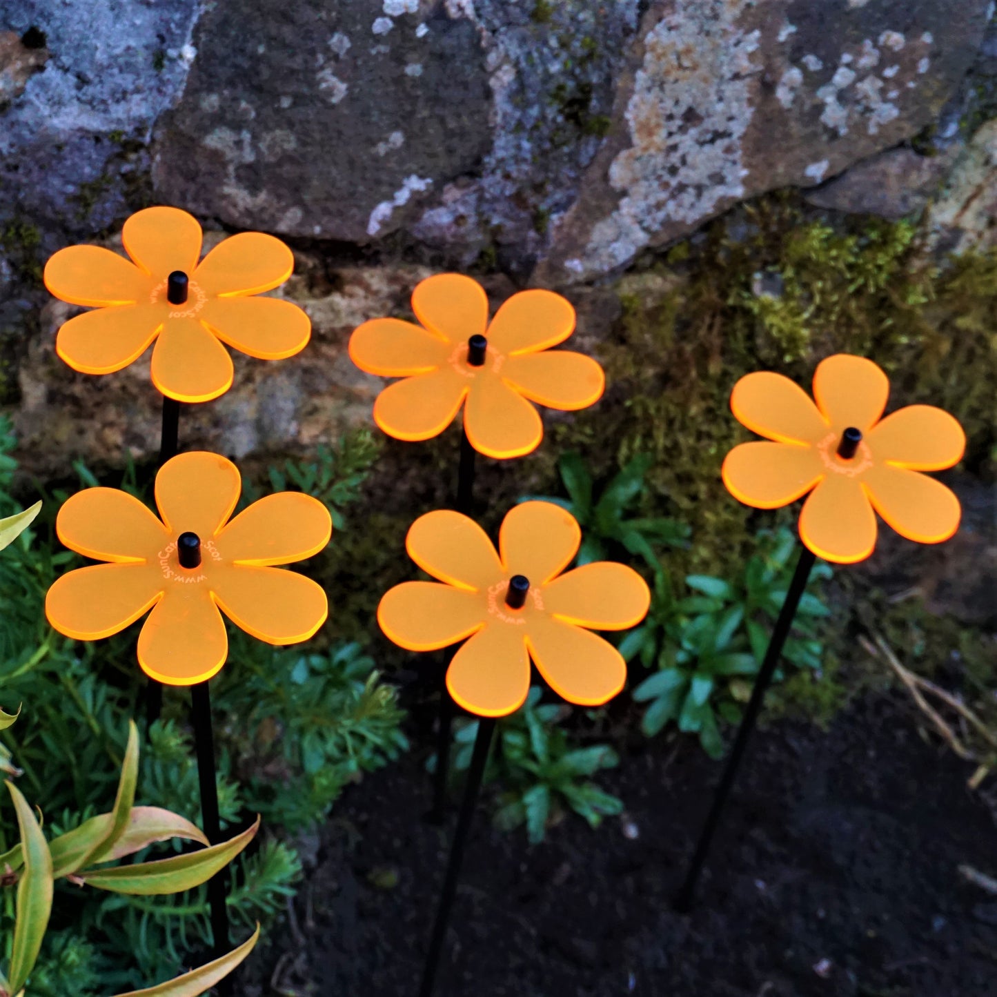 medium SunCatcher Garden Decor Ornament Set of 5 Daisy in orange location