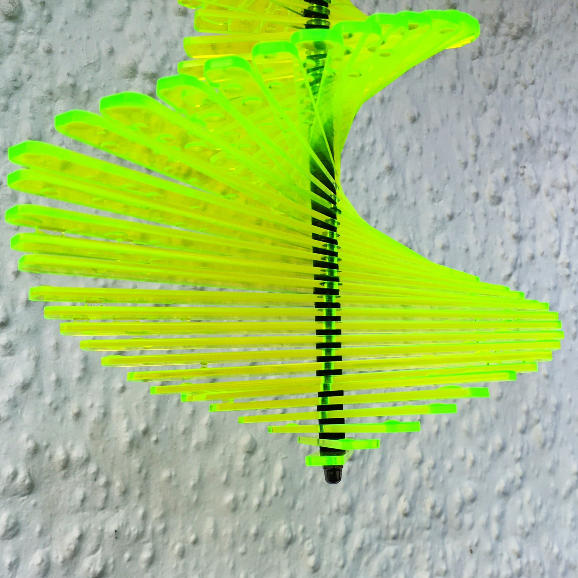 SunCatcher Fishtail Wind Spinner Garden in green