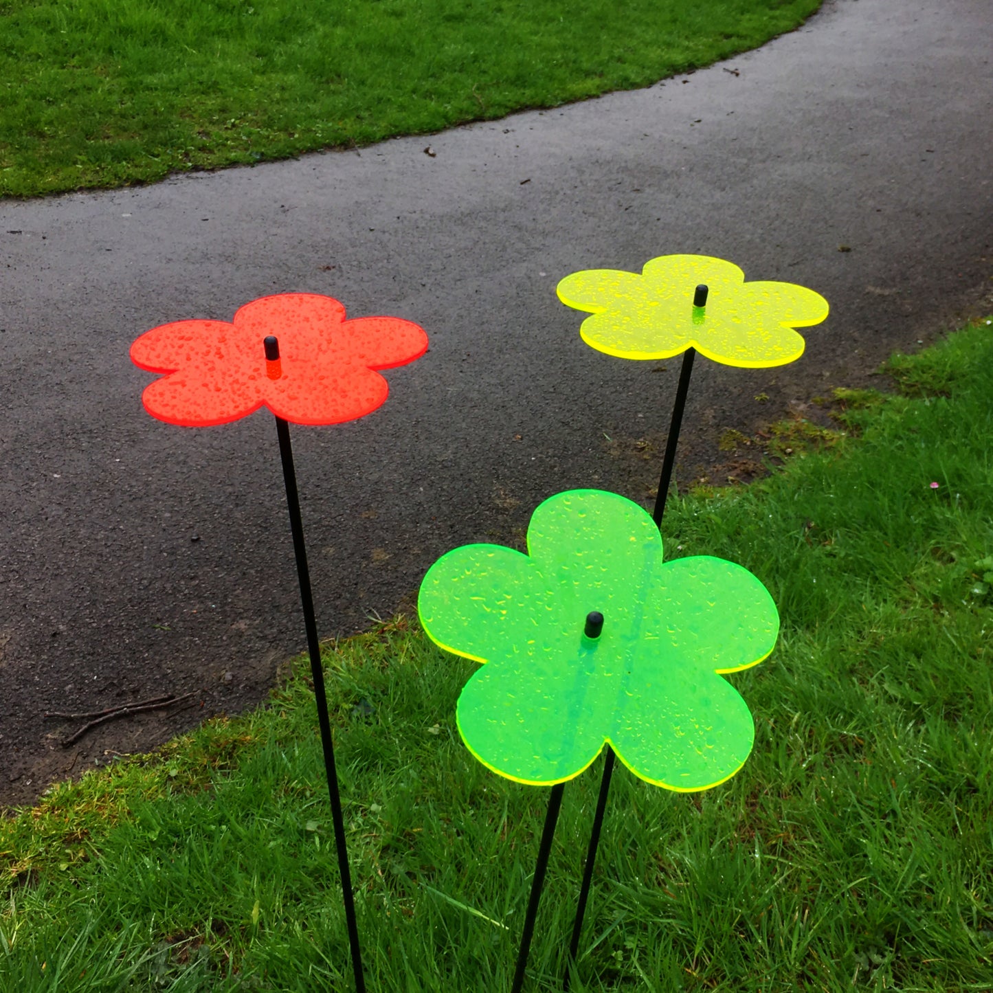Large Garden Decor Ornaments Set of 3 'Blossoms'