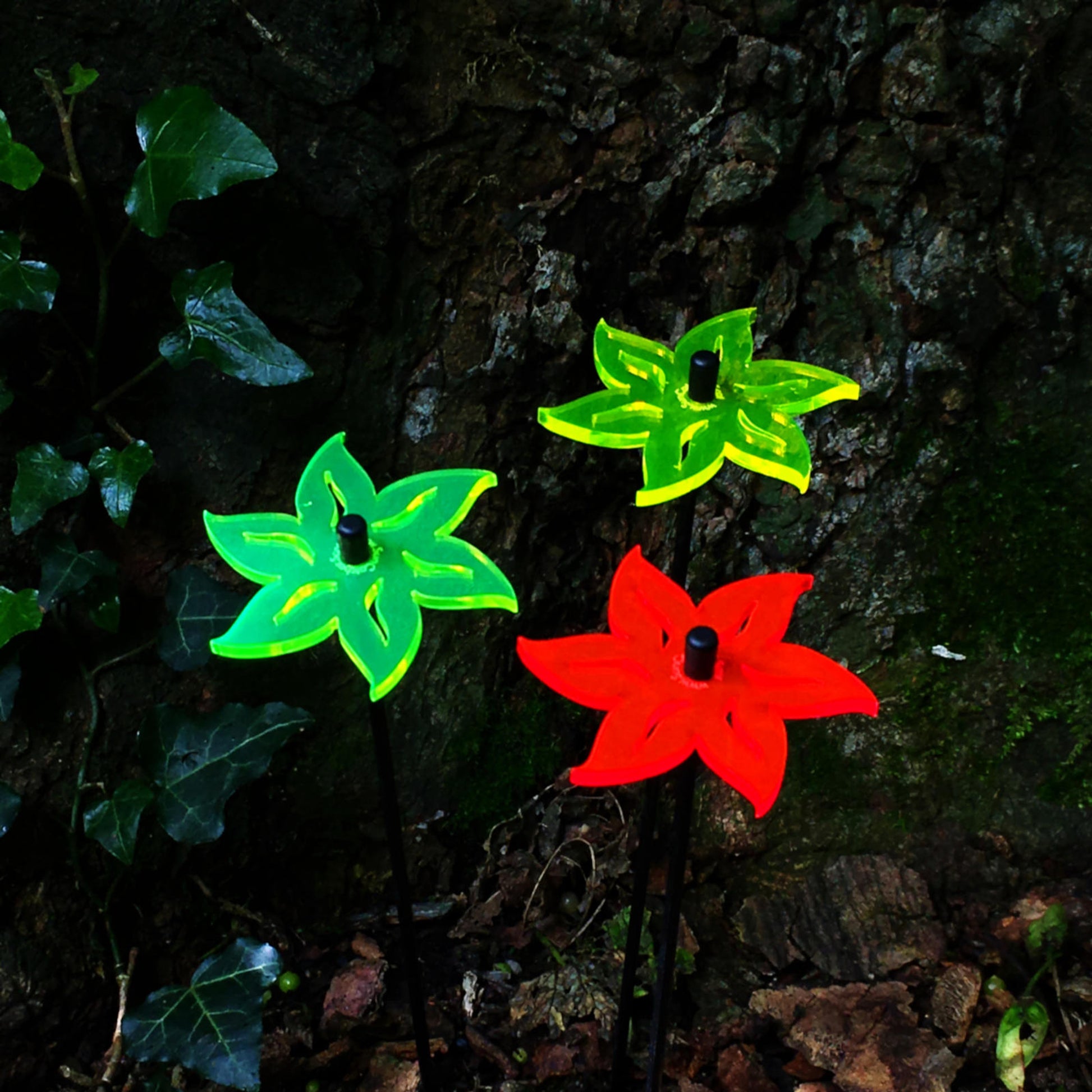 Small SunCatcher Garden Decor Ornament Set of 3 Lotus in mixed colours