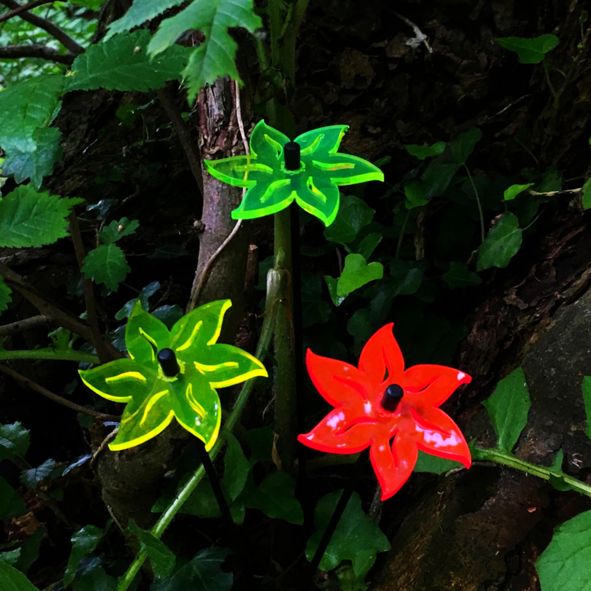 Small SunCatcher Garden Decor Ornament Set of 3 Lotus in mixed colours