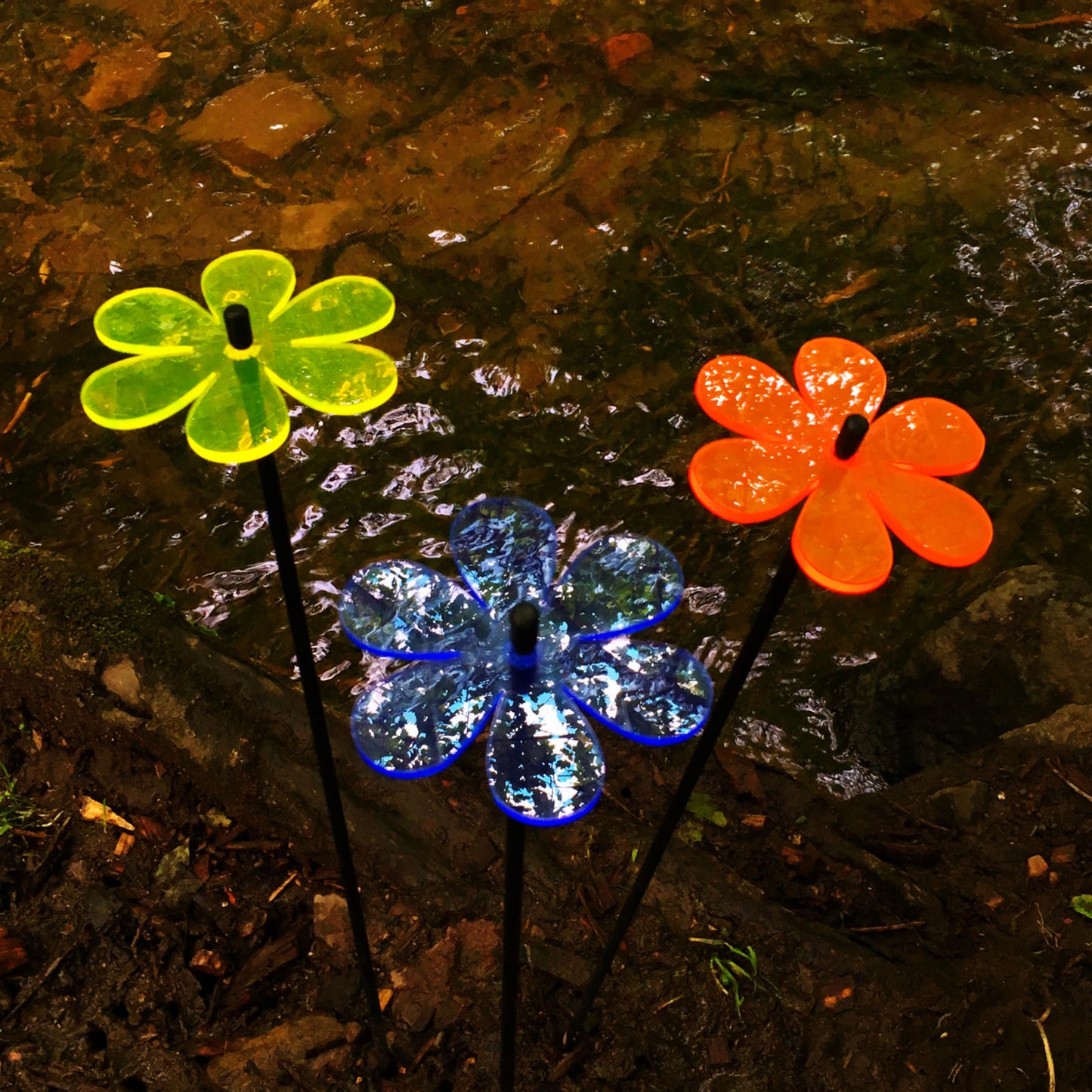 Medium SunCatcher Garden Decor Ornament Set of 3 Daisy in mixed colours