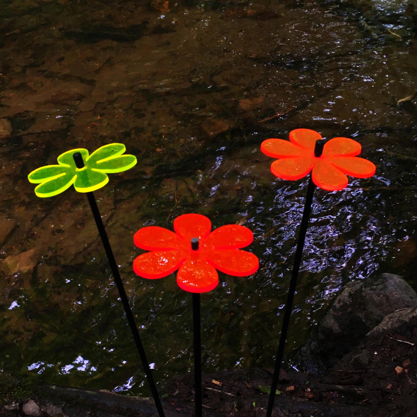 Medium SunCatcher Garden Decor Ornament Set of 3 Daisy in mixed colours