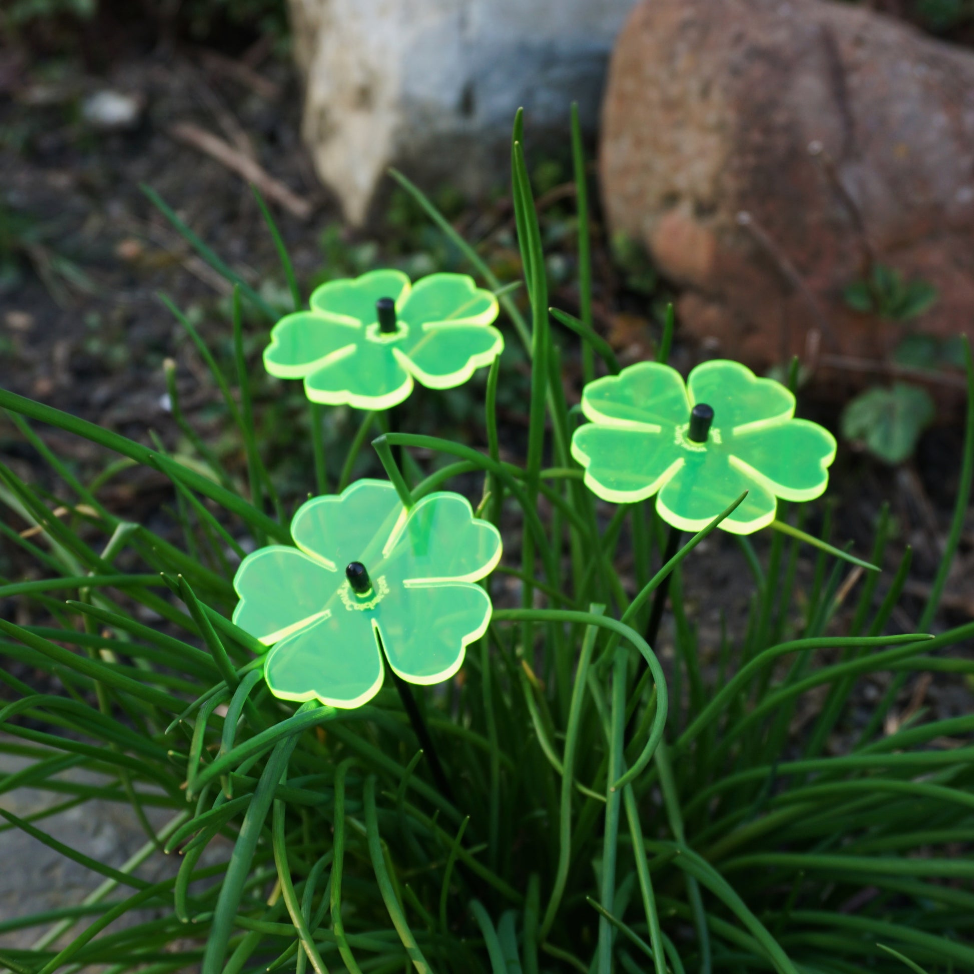 SunCatcher Set of 3: Flower | GLOW AT DUSK AND DAWN | colourful garden ornament