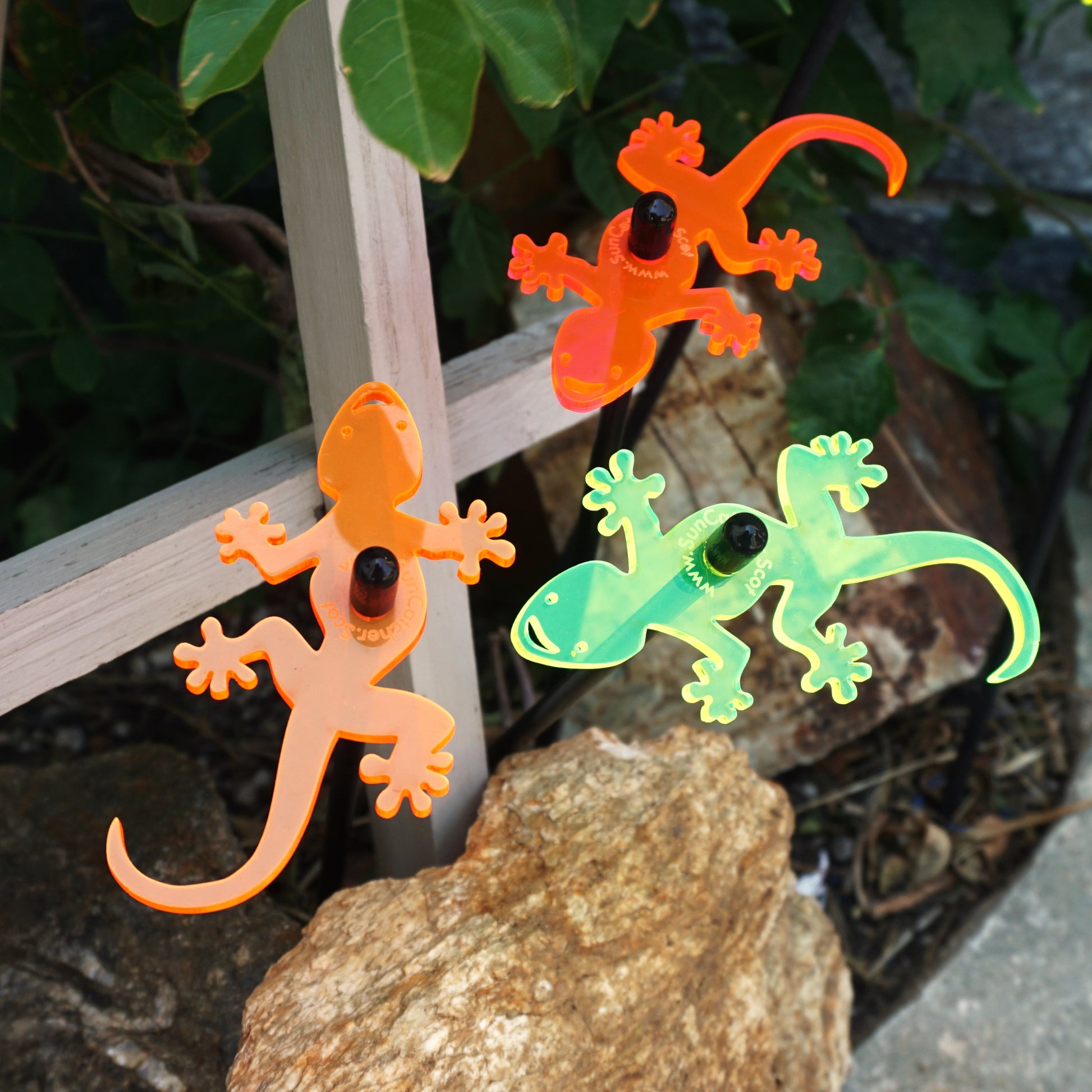 SunCatcher Set of 3 Gecko Glowing from Dawn to Dusk Playful Garden Ornament