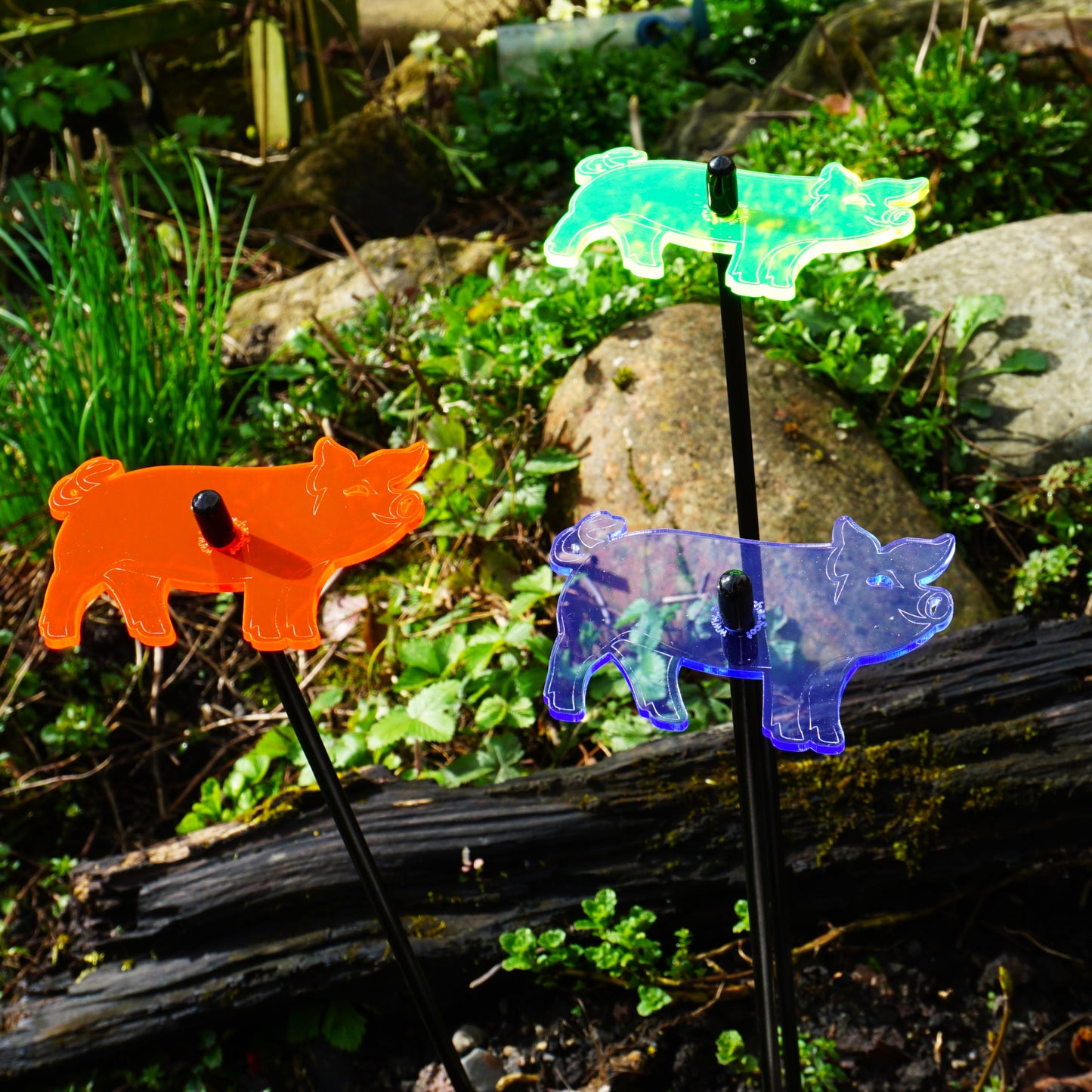 Set of 3 Glowing Medium Pigs SunCatcher Garden Decor Stakes