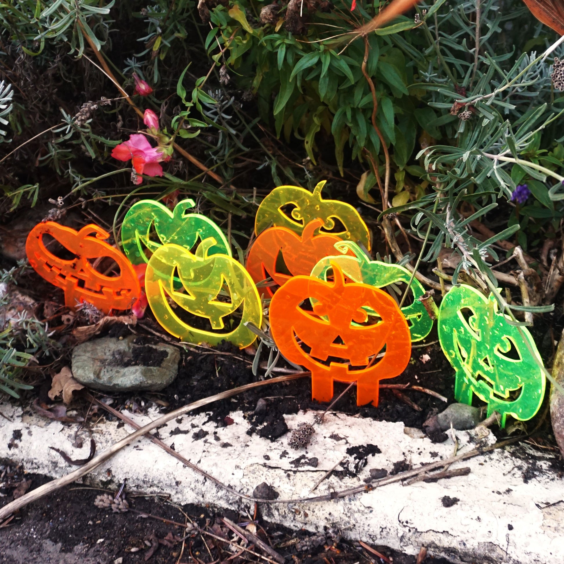 SunCatcher Set of 3 'Pumpkins' Glowing Halloween Garden Decoration Stake Pot