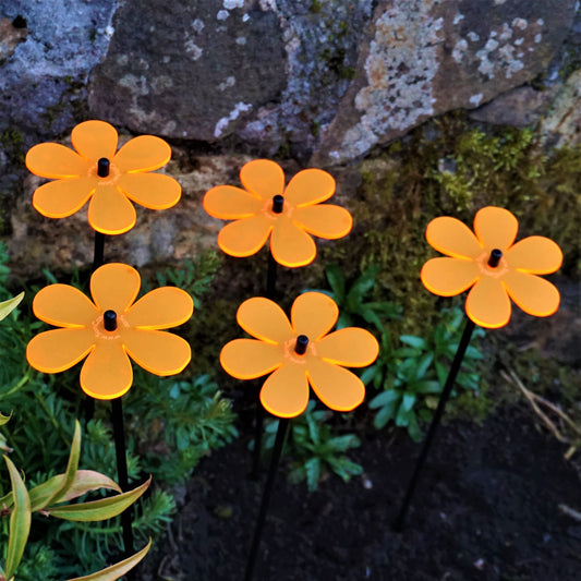 medium SunCatcher Garden Decor Ornament Set of 5 Daisy in orange location