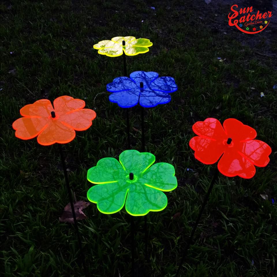 Double Blossom Garden Stakes – Set of 5 | Fluorescent Garden Décor | Small, Medium & Large