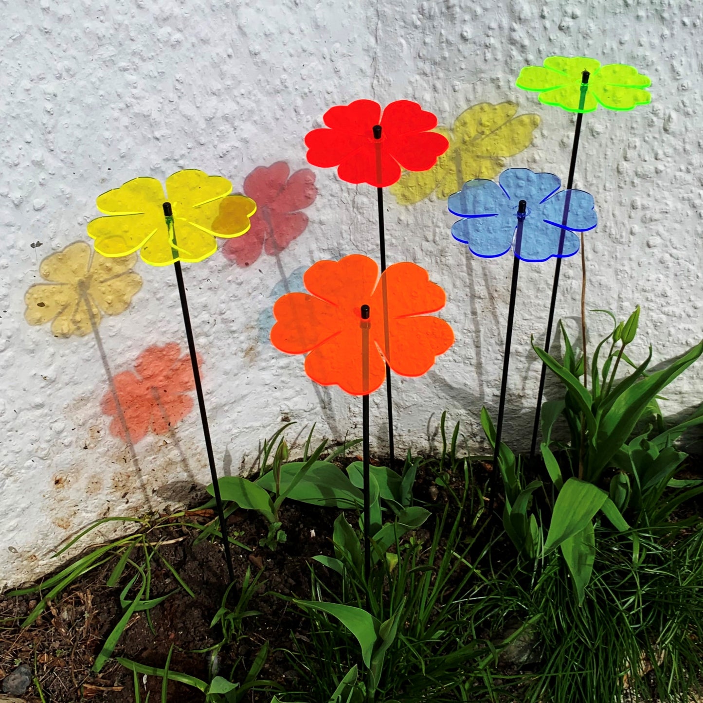 Double Blossom Garden Stakes – Set of 5 | Fluorescent Garden Décor | Small, Medium & Large