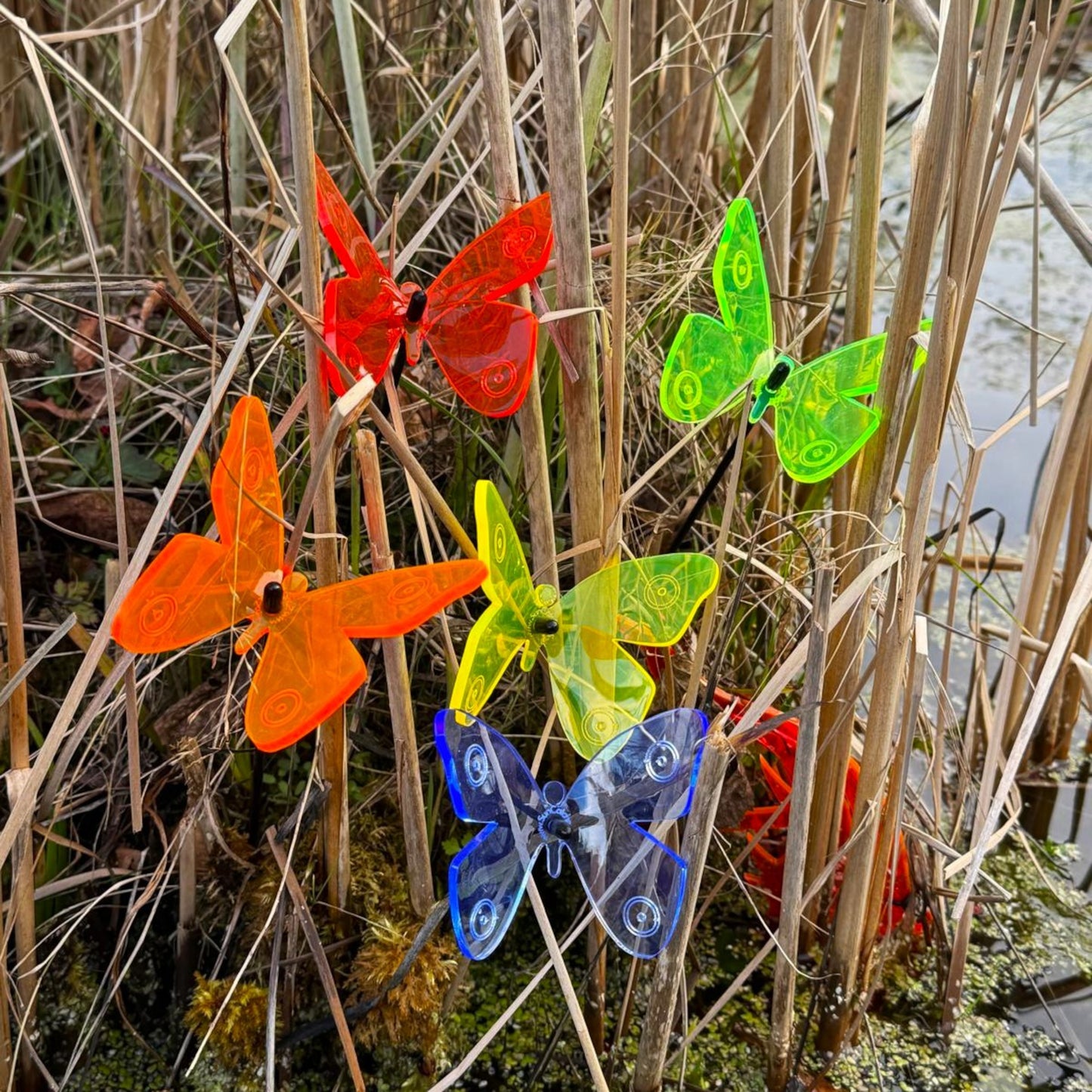 SunCatcher Admiral Butterfly Garden Stakes – Set of 5 3D Fluorescent Glowing Outdoor Garden Decorations (30cm high)