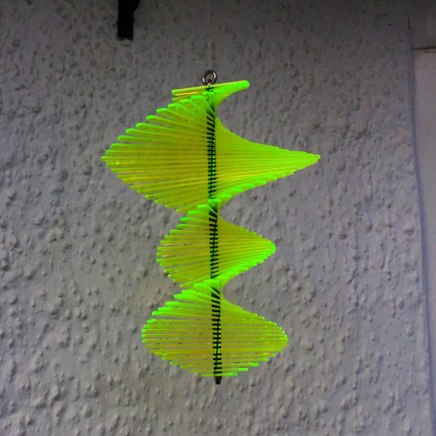 SunCatcher Fishtail Wind Spinner Garden in green