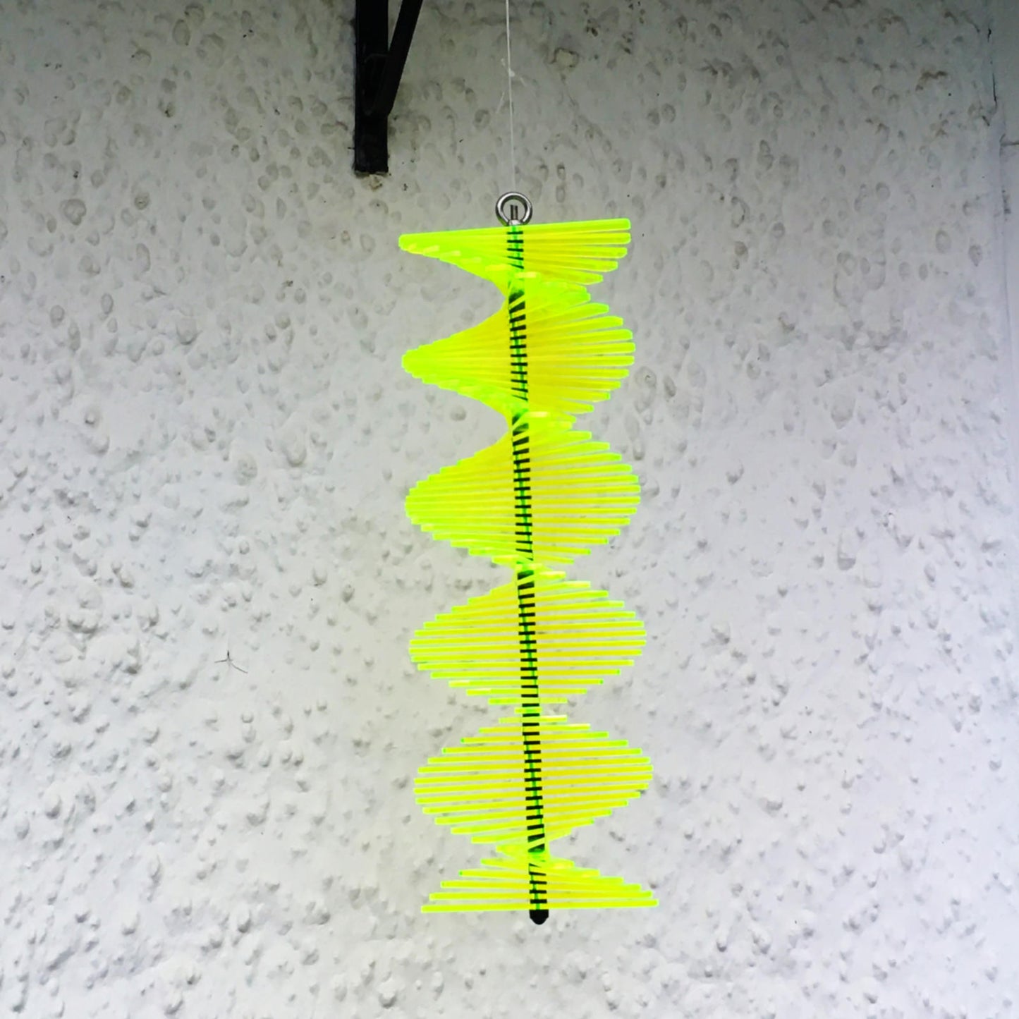 SunCatcher Fishtail Wind Spinner Garden in green